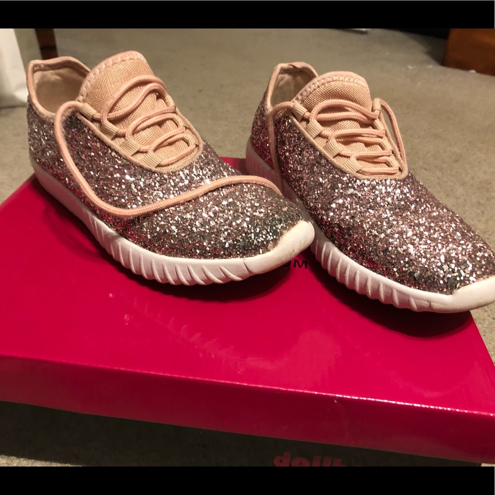 Glitter tennis shoes